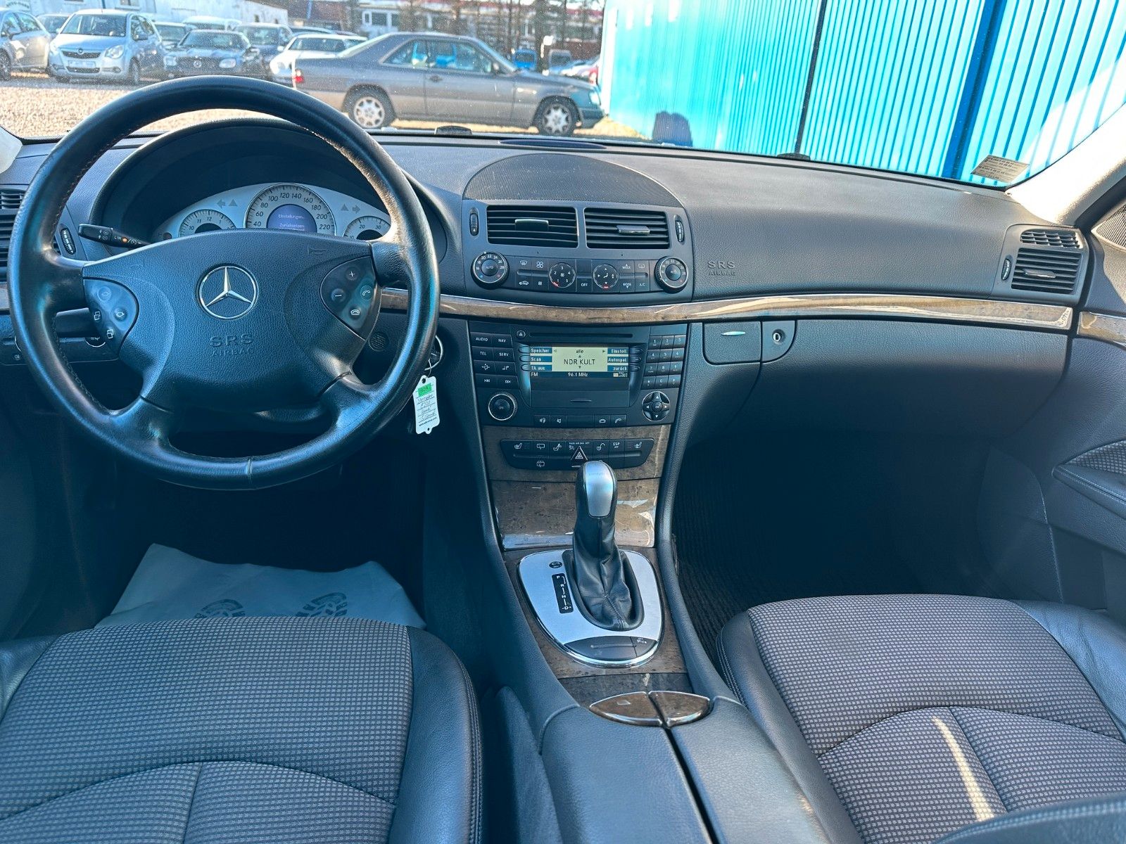 Fahrzeugabbildung Mercedes-Benz E 280 T CDI*Avantgarde*Automatik*HU06/2026*AHK*