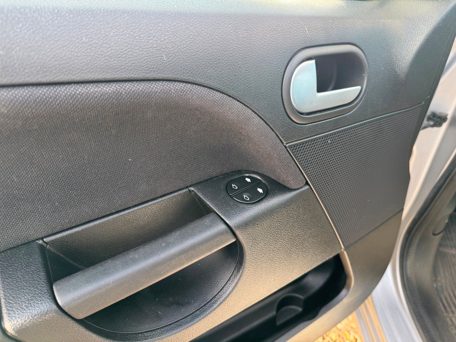 Fahrzeugabbildung Ford Fiesta**Connection**97 TKM**Klima**