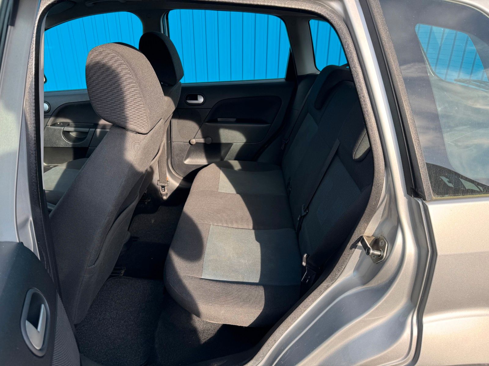 Fahrzeugabbildung Ford Fiesta**Connection**97 TKM**Klima**