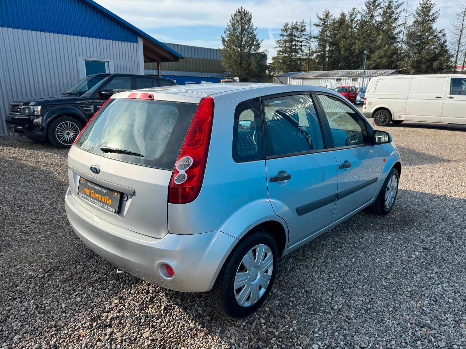 Fahrzeugabbildung Ford Fiesta**Connection**97 TKM**Klima**