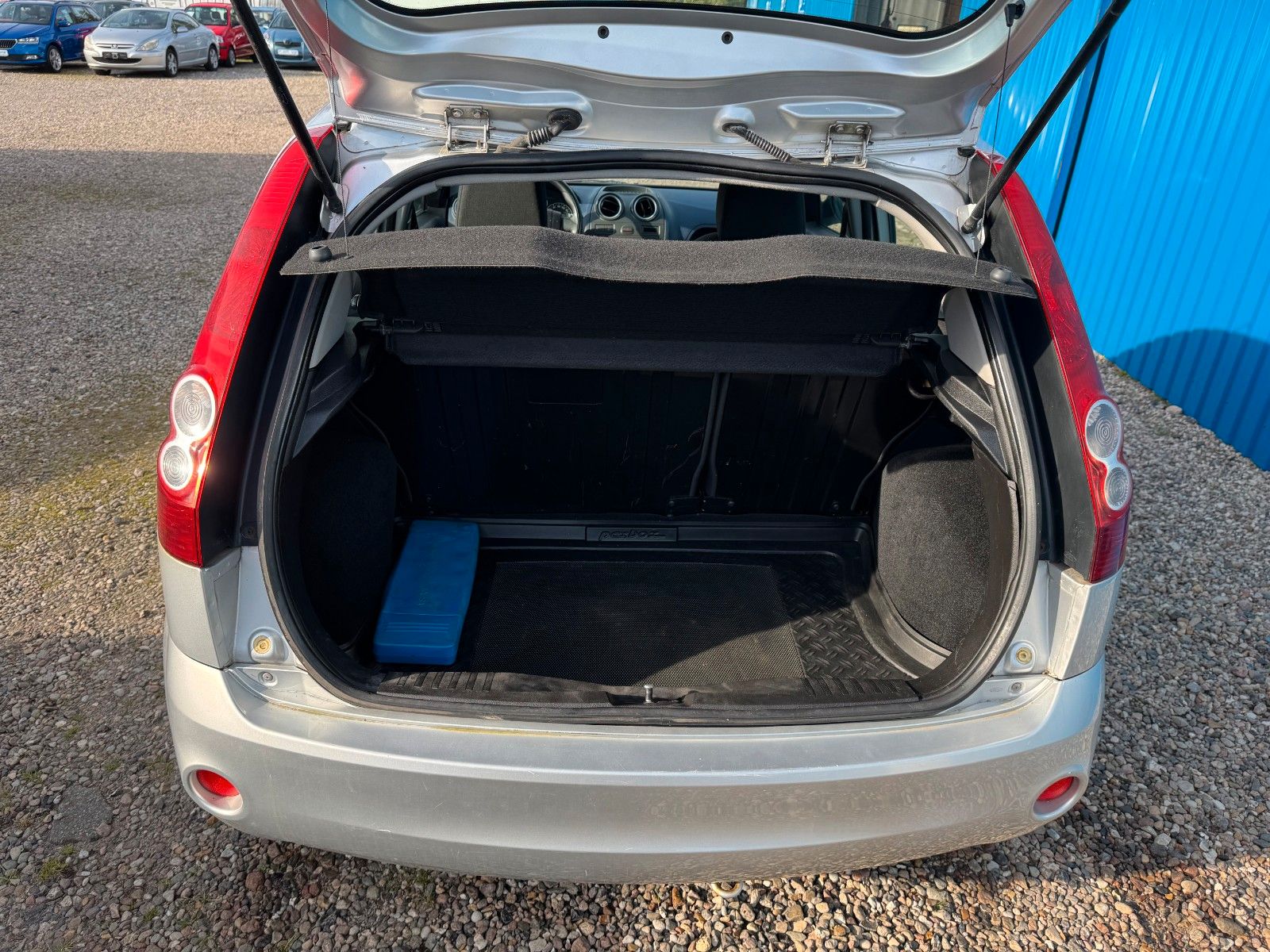 Fahrzeugabbildung Ford Fiesta**Connection**97 TKM**Klima**