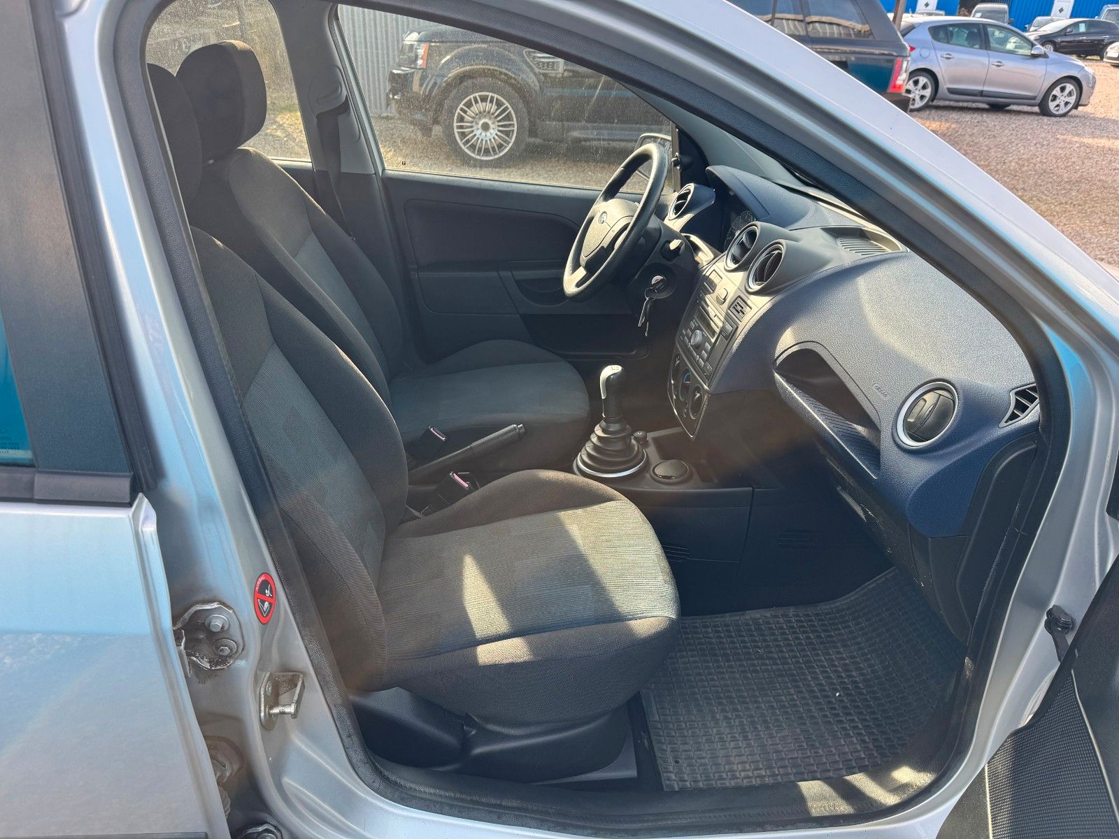 Fahrzeugabbildung Ford Fiesta**Connection**97 TKM**Klima**