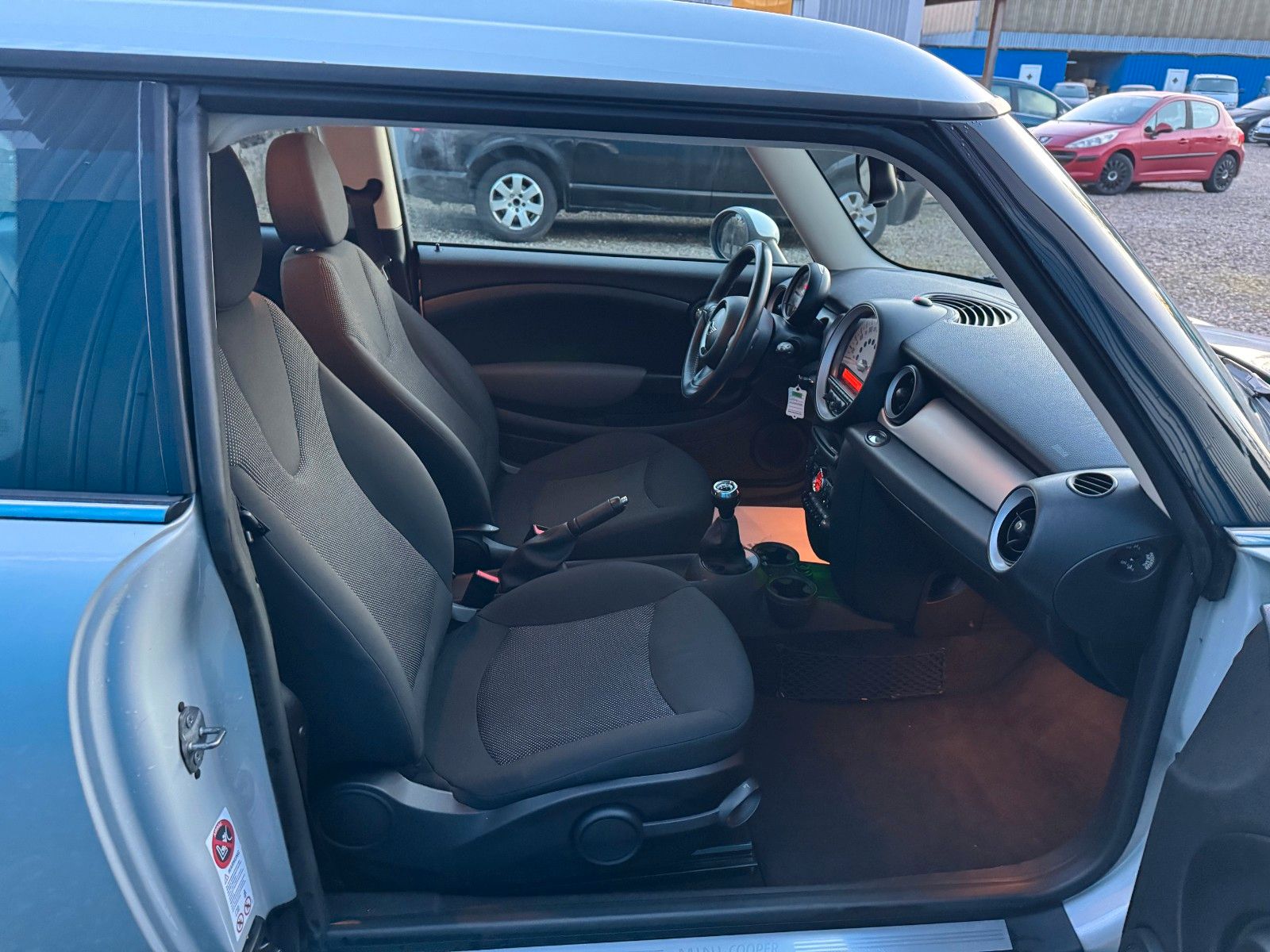 Fahrzeugabbildung MINI COOPER S Clubman**Cooper Soho**Klima**SHZ**Temp*