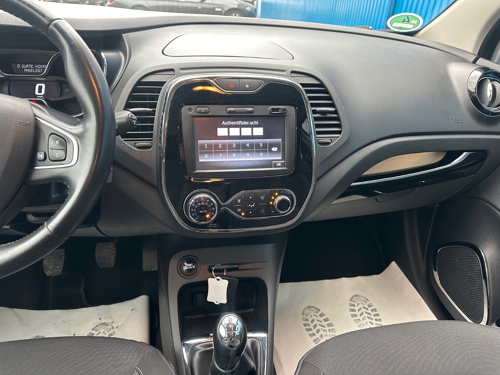 Fahrzeugabbildung Renault Captur**Intens**Temp**Kamera**Klima**