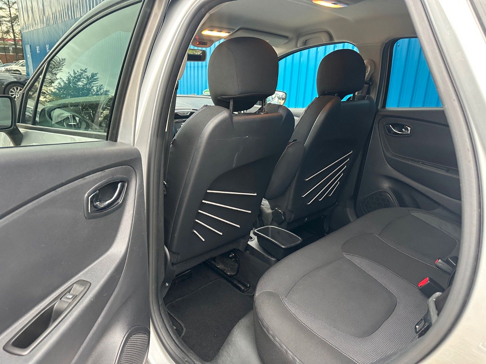 Fahrzeugabbildung Renault Captur**Intens**Temp**Kamera**Klima**