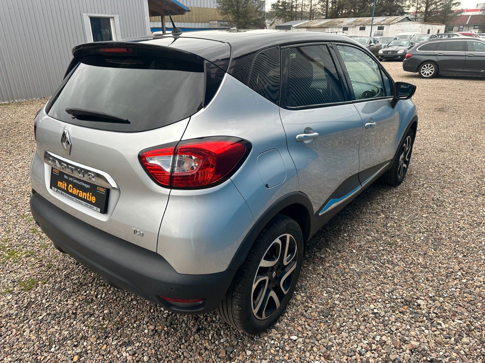 Fahrzeugabbildung Renault Captur**Intens**Temp**Kamera**Klima**