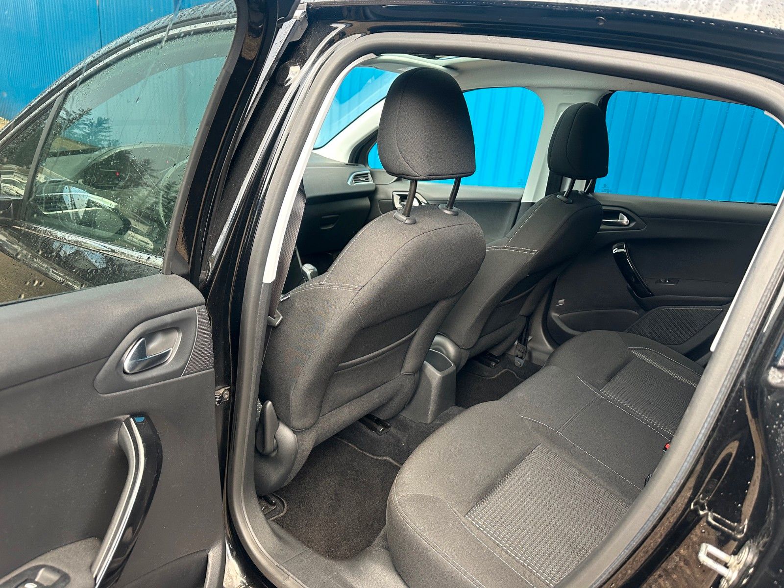 Fahrzeugabbildung Peugeot 208 BlueHDi 100 Allure**1.Hand*Panorama*Kamera**