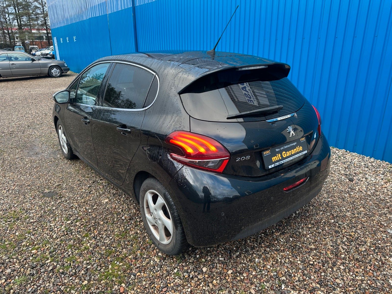 Fahrzeugabbildung Peugeot 208 BlueHDi 100 Allure**1.Hand*Panorama*Kamera**