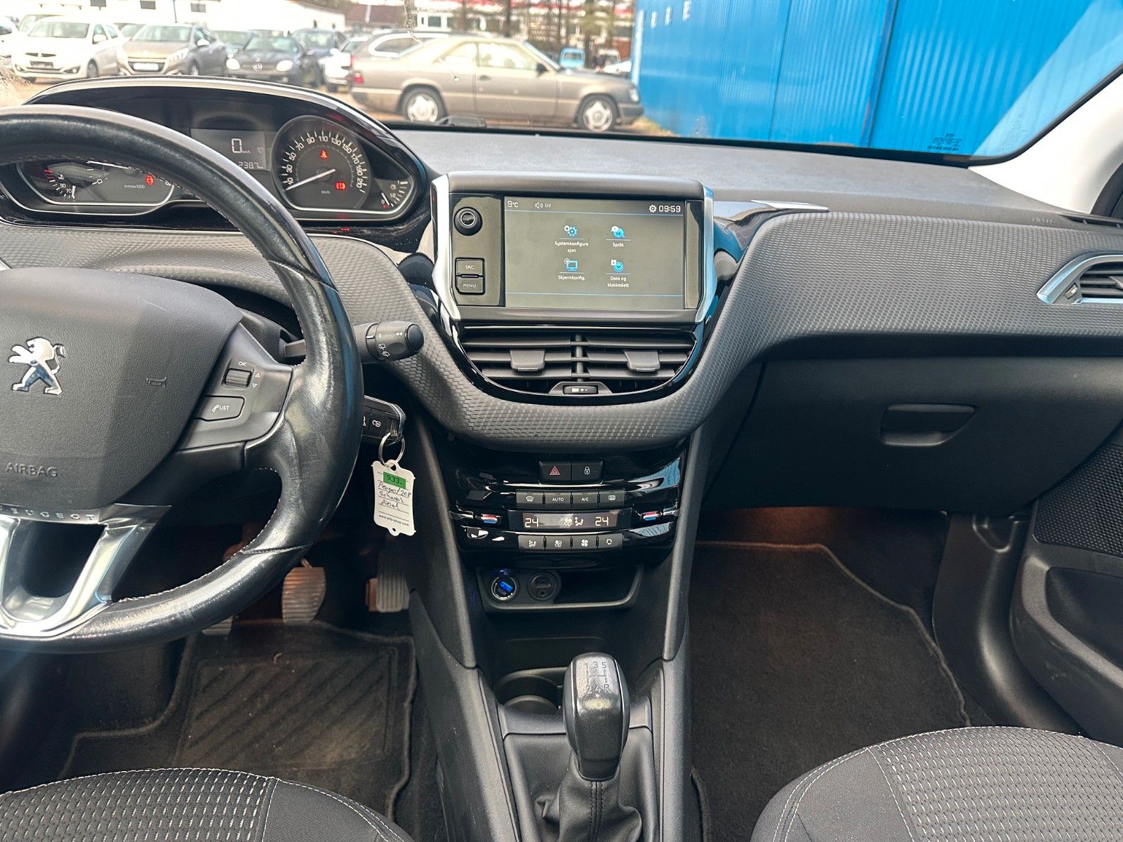 Fahrzeugabbildung Peugeot 208 BlueHDi 100 Allure**1.Hand*Panorama*Kamera**