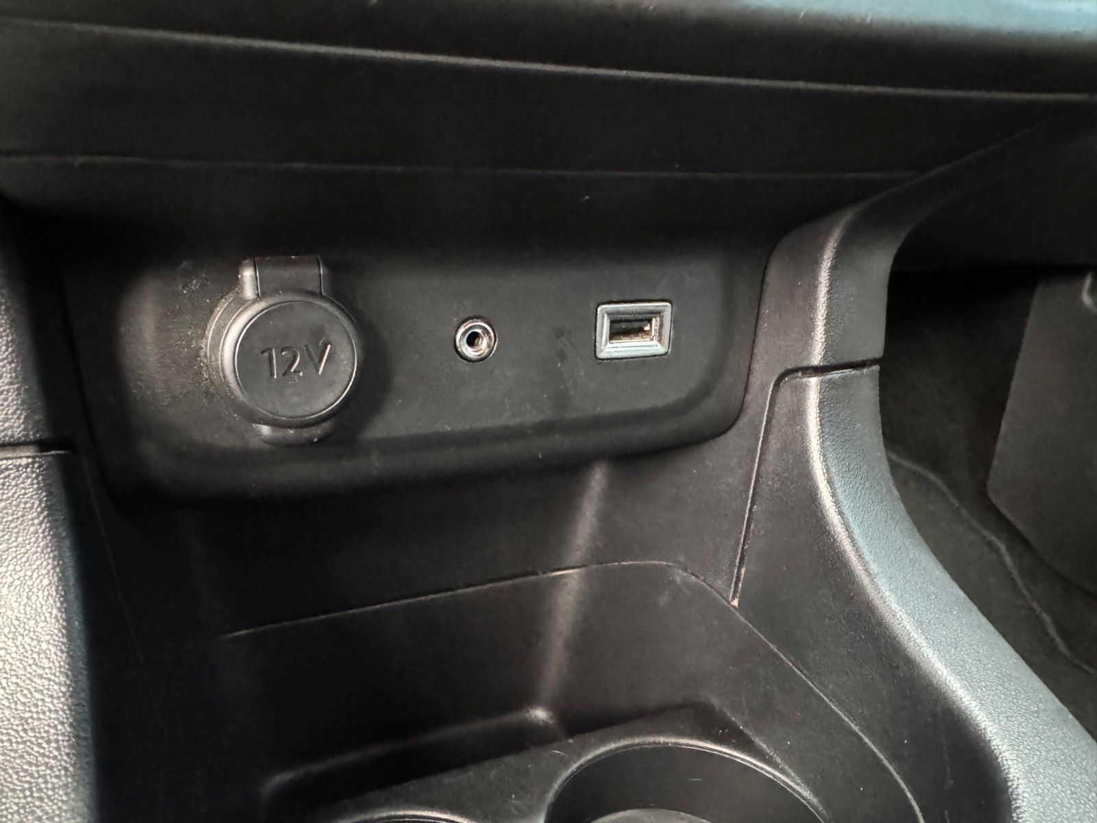 Fahrzeugabbildung Citroën C3**Feel**59 TKM**Klima**Temp**Spurhaltass**