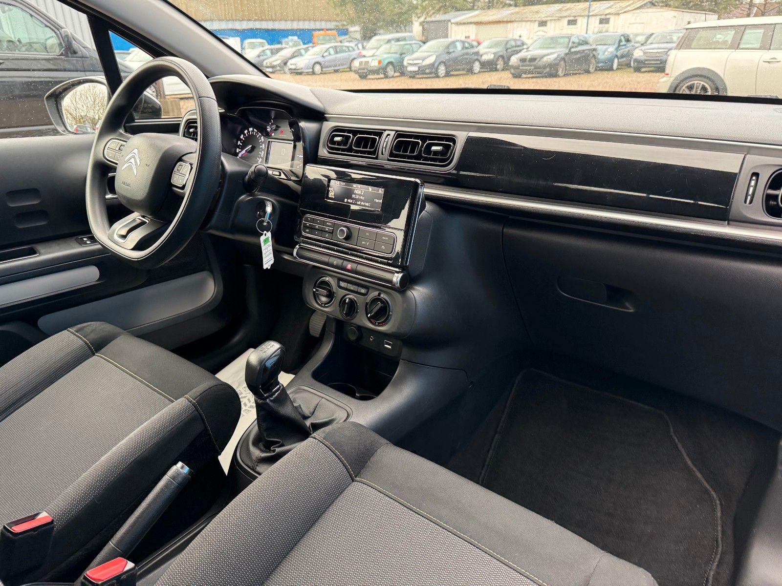 Fahrzeugabbildung Citroën C3**Feel**59 TKM**Klima**Temp**Spurhaltass**