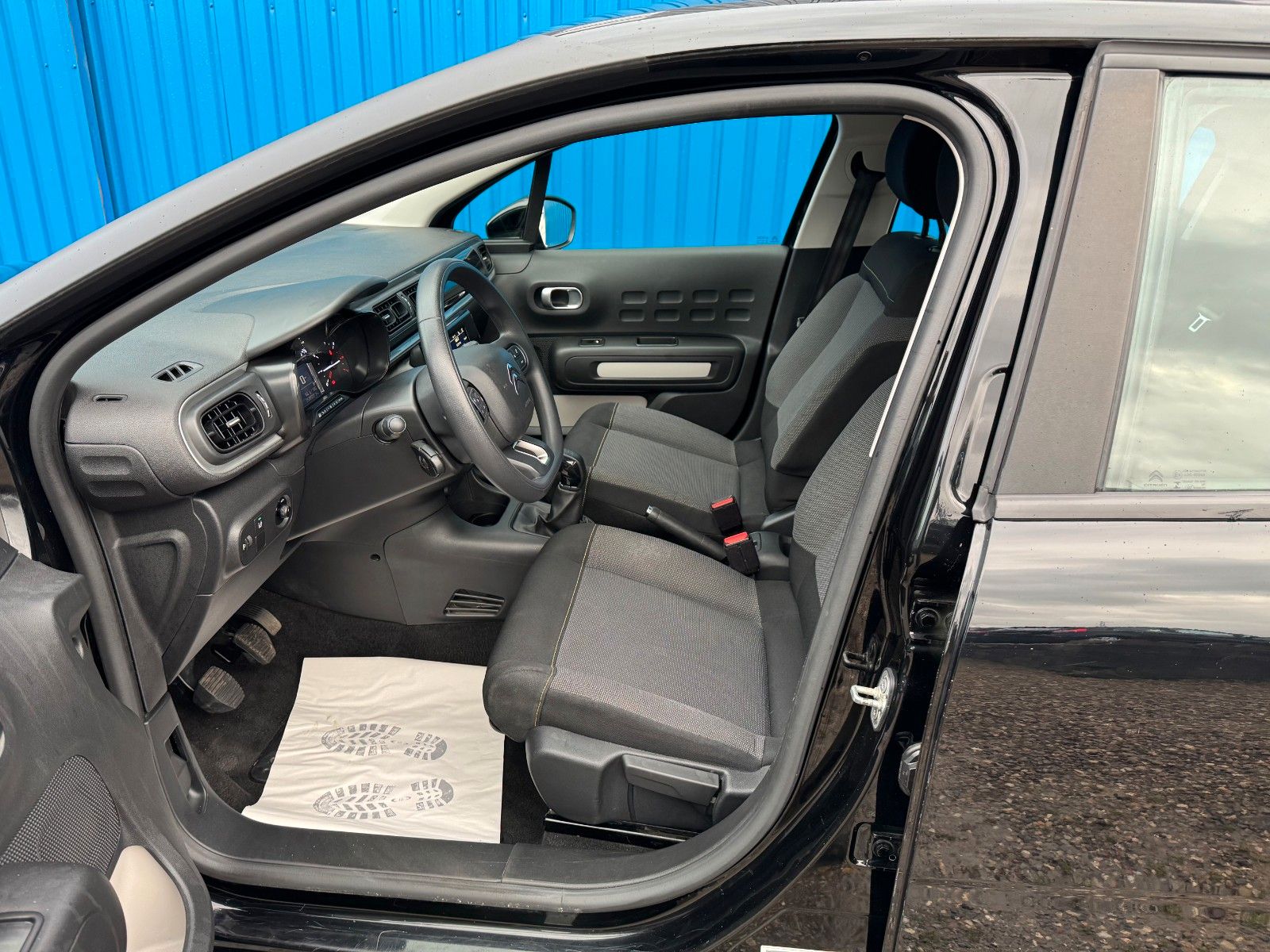 Fahrzeugabbildung Citroën C3**Feel**59 TKM**Klima**Temp**Spurhaltass**