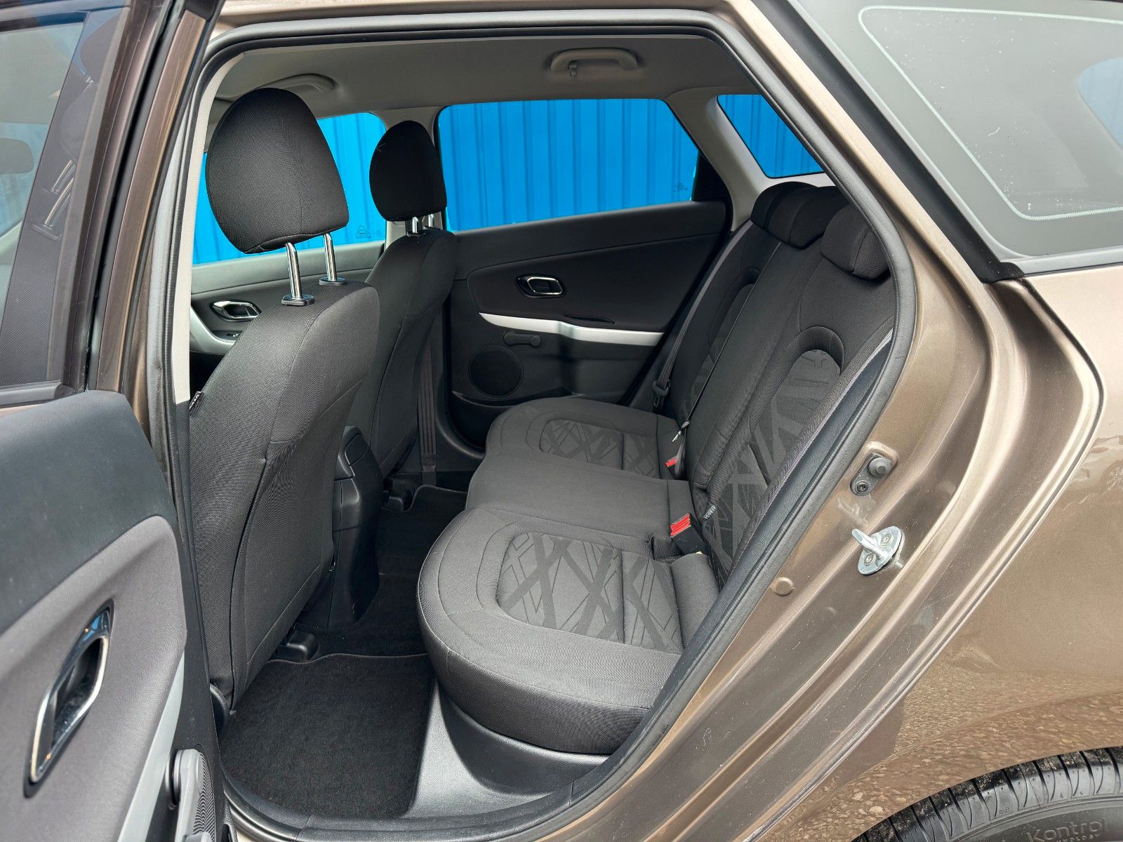 Fahrzeugabbildung Kia Cee'd Sportswagon**Automatik**90 TKM**Kamera**Le