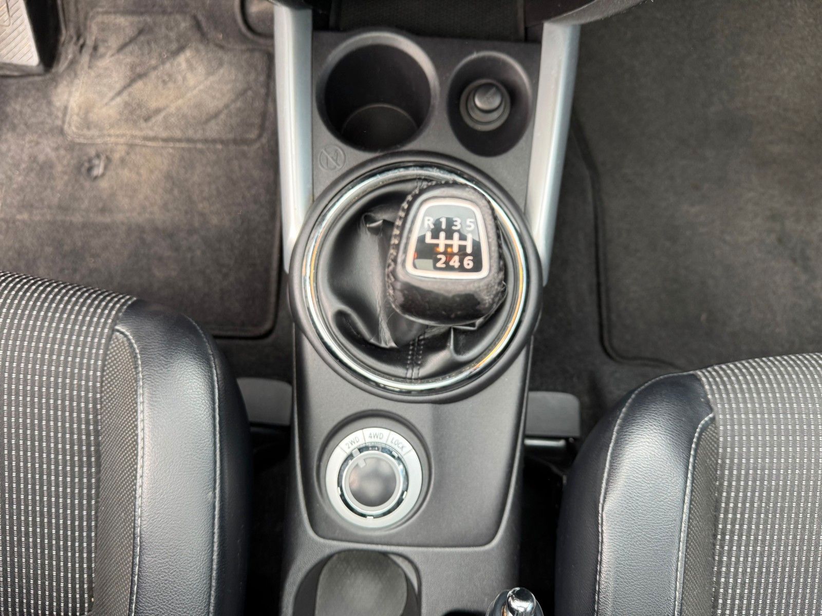 Fahrzeugabbildung Peugeot 4008 Allure 4WD**Navi*AHK*Keyles-GO**