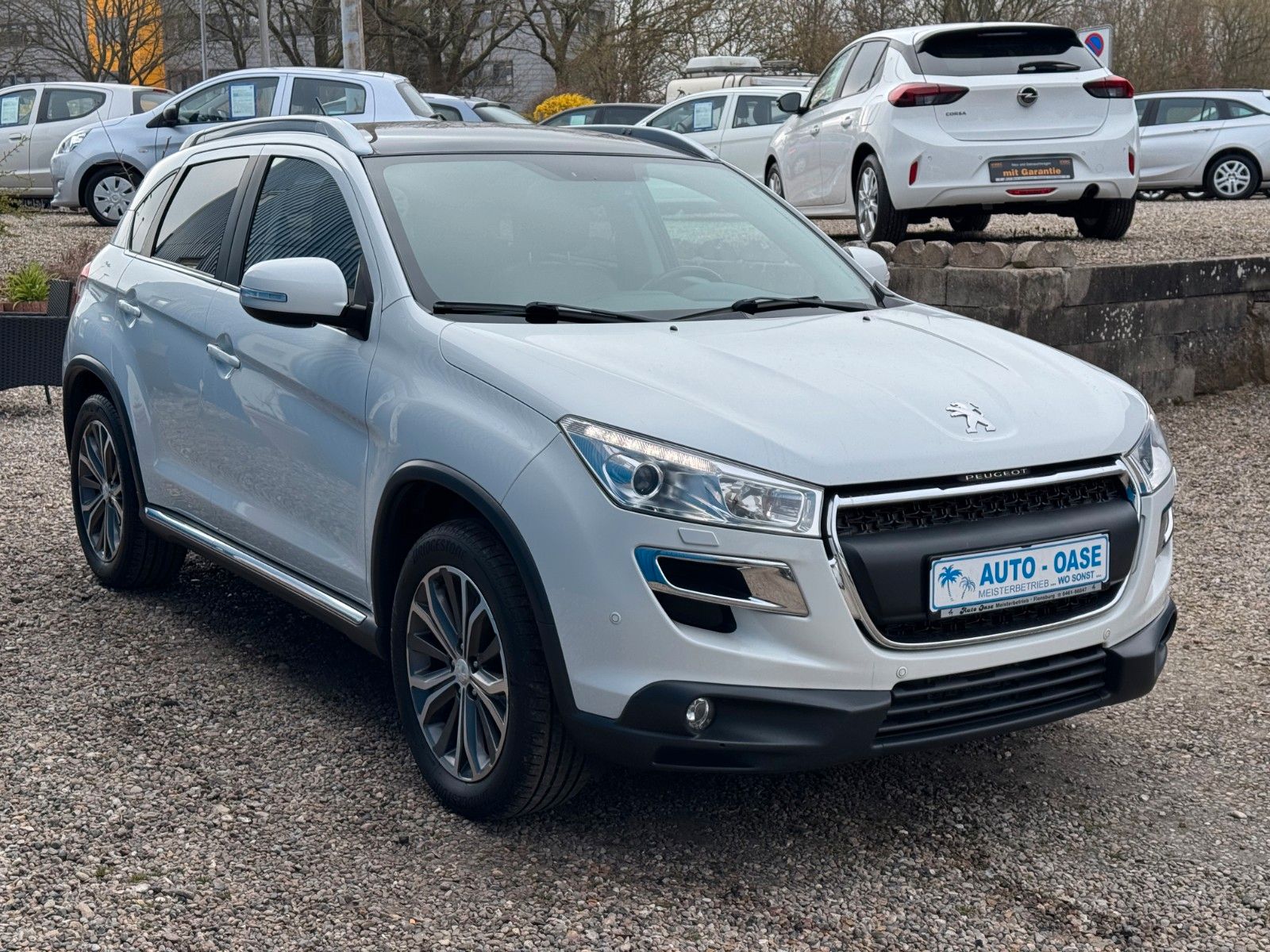 Fahrzeugabbildung Peugeot 4008 Allure 4WD**Navi*AHK*Keyles-GO**