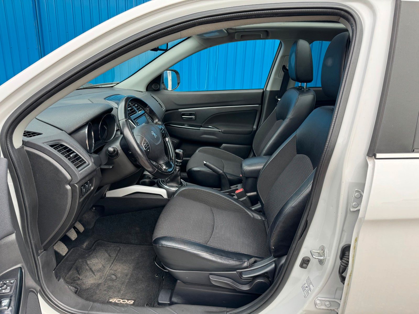 Fahrzeugabbildung Peugeot 4008 Allure 4WD**Navi*AHK*Keyles-GO**