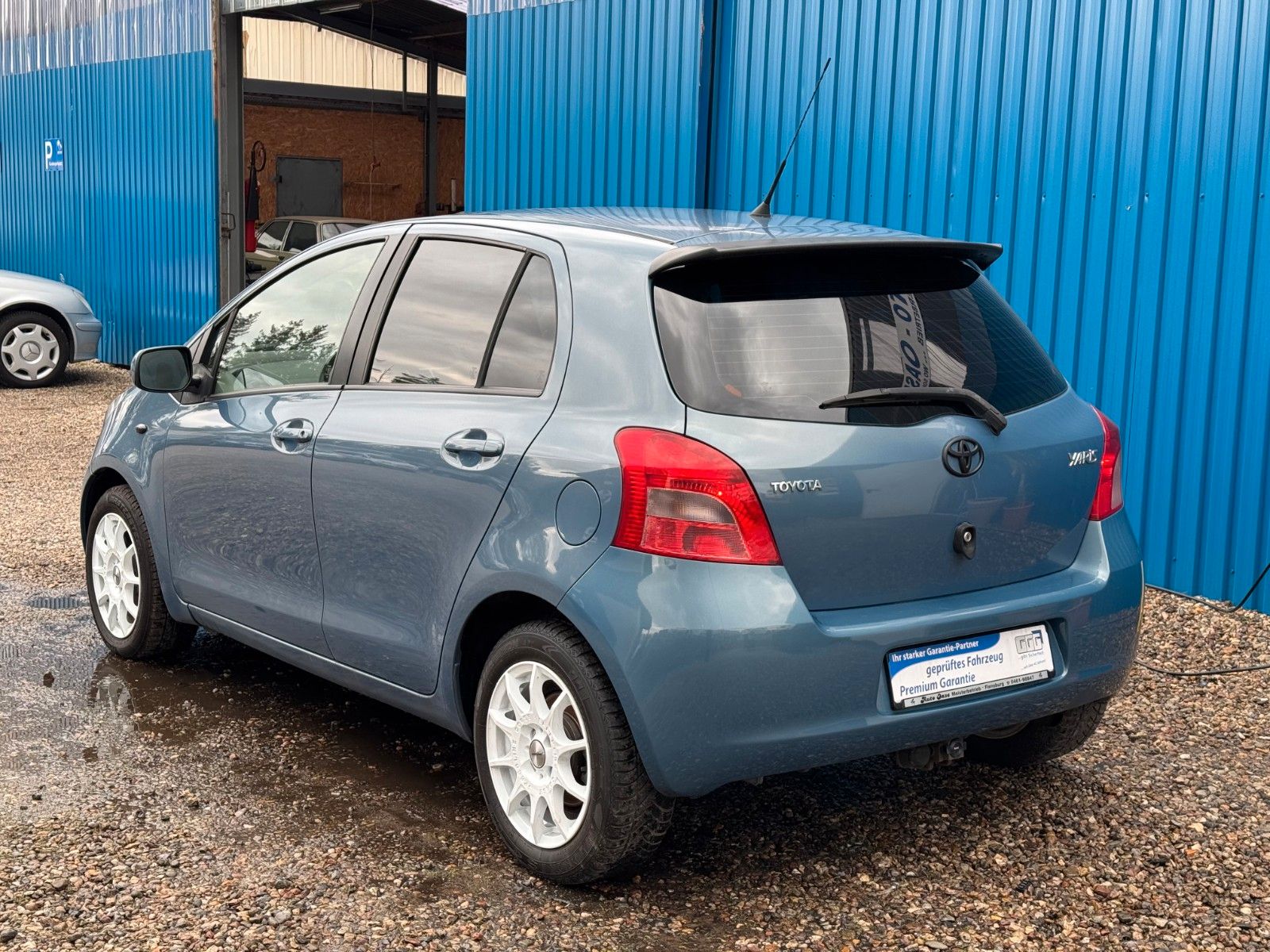 Fahrzeugabbildung Toyota Yaris**Luna**Allwetterreifen**AHK**