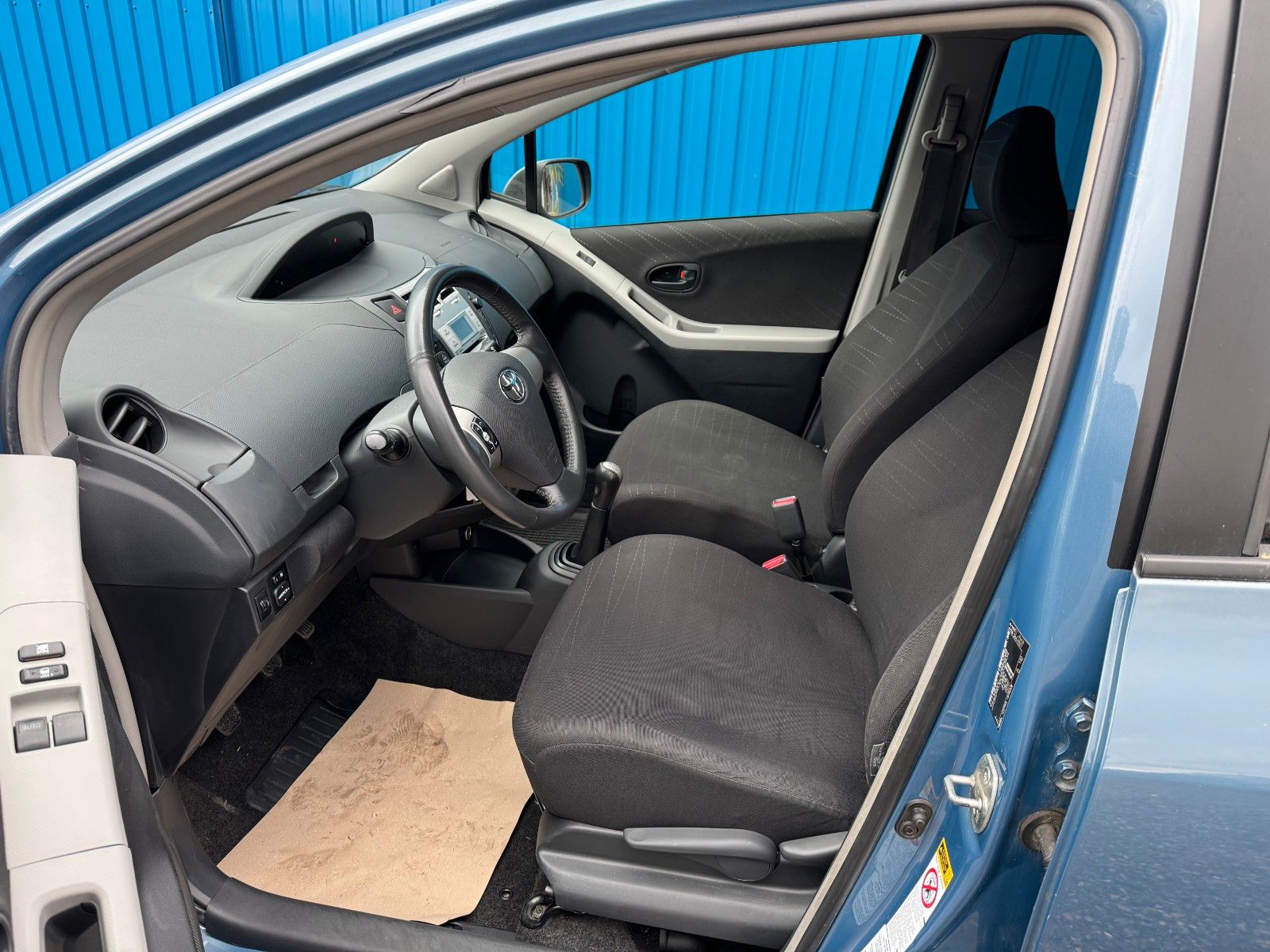 Fahrzeugabbildung Toyota Yaris**Luna**Allwetterreifen**AHK**