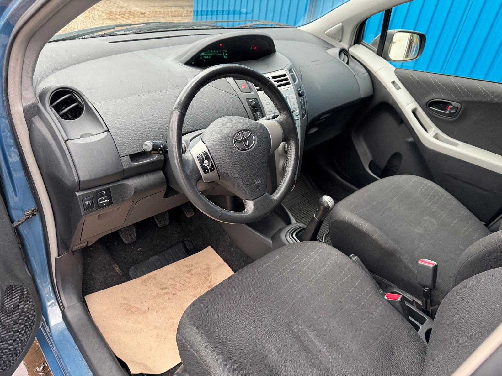 Fahrzeugabbildung Toyota Yaris**Luna**Allwetterreifen**AHK**