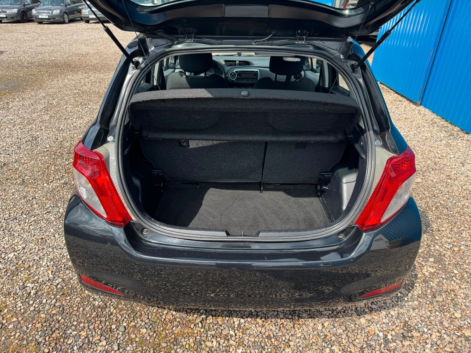 Fahrzeugabbildung Toyota Yaris**Cool**Klima**Allwetter**