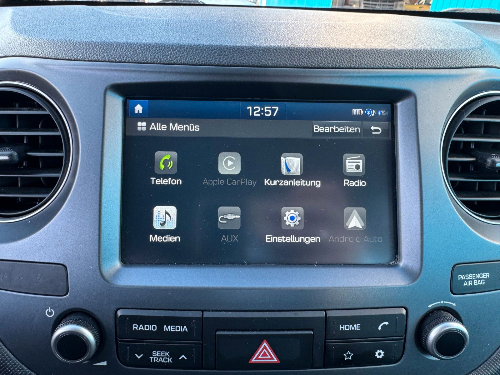 Fahrzeugabbildung Hyundai i10**57 TKM**CarPlay**Klima**Tempo**