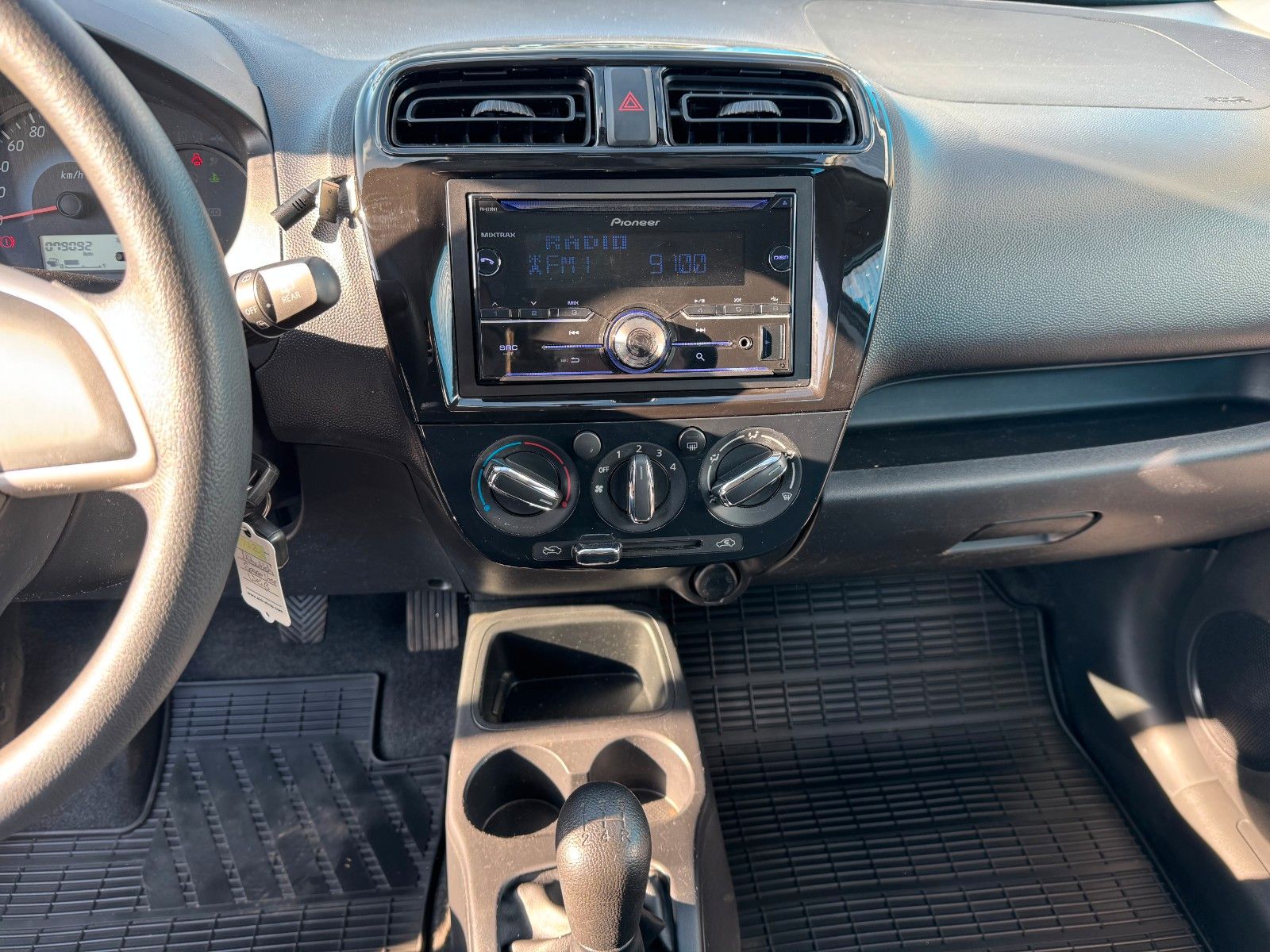 Fahrzeugabbildung Mitsubishi Space Star ** 79 TKM**Allwetter**Bluetooth**