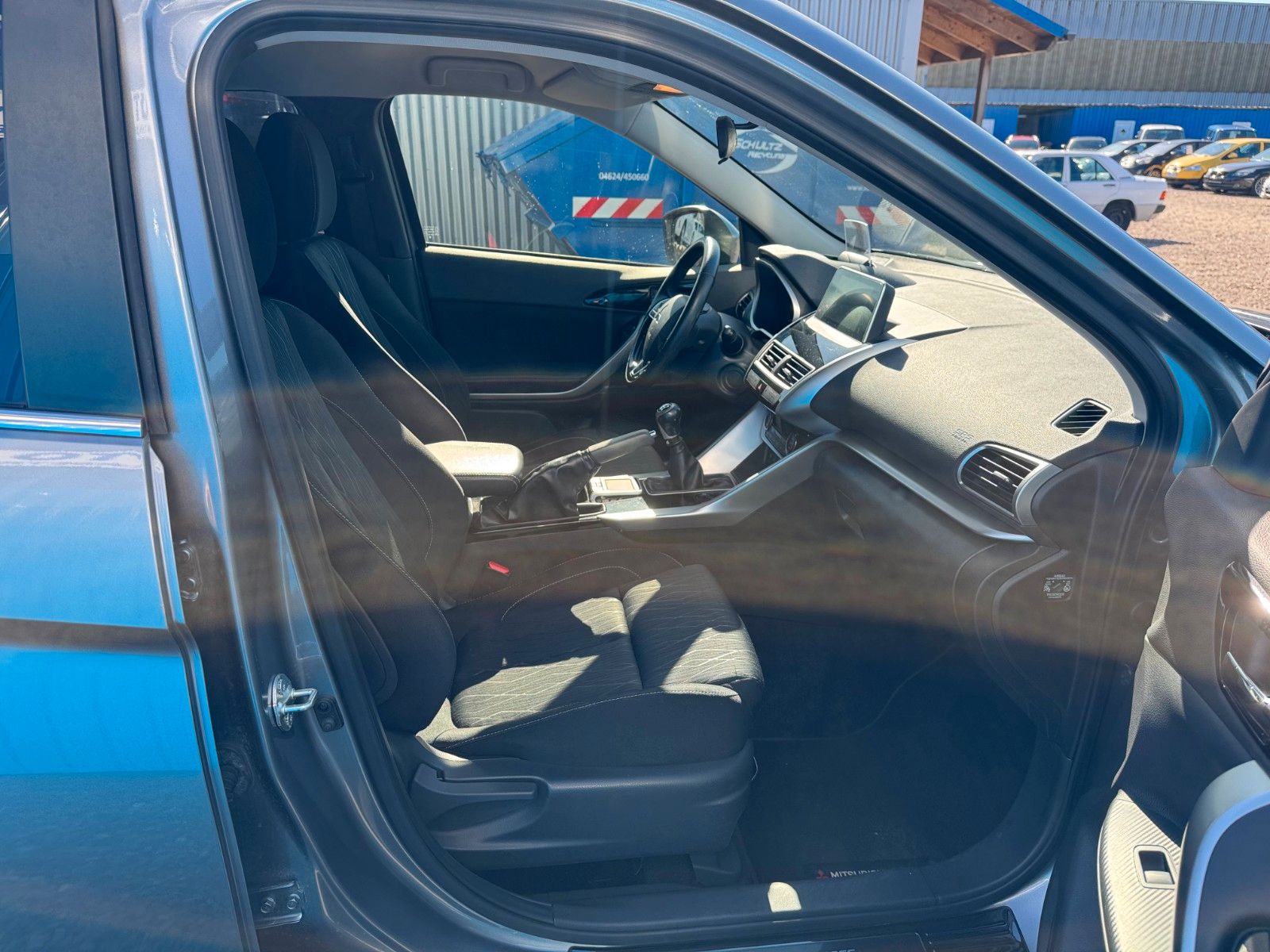 Fahrzeugabbildung Mitsubishi Eclipse*Cross Intro Edition**Head up**KEY**360°*