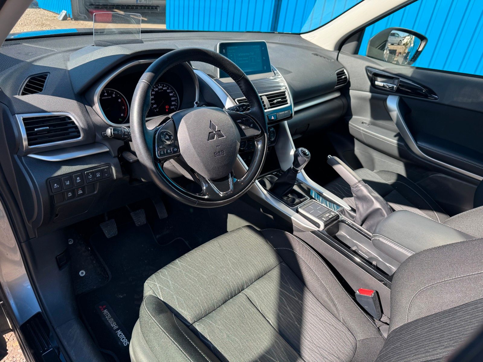 Fahrzeugabbildung Mitsubishi Eclipse*Cross Intro Edition**Head up**KEY**360°*