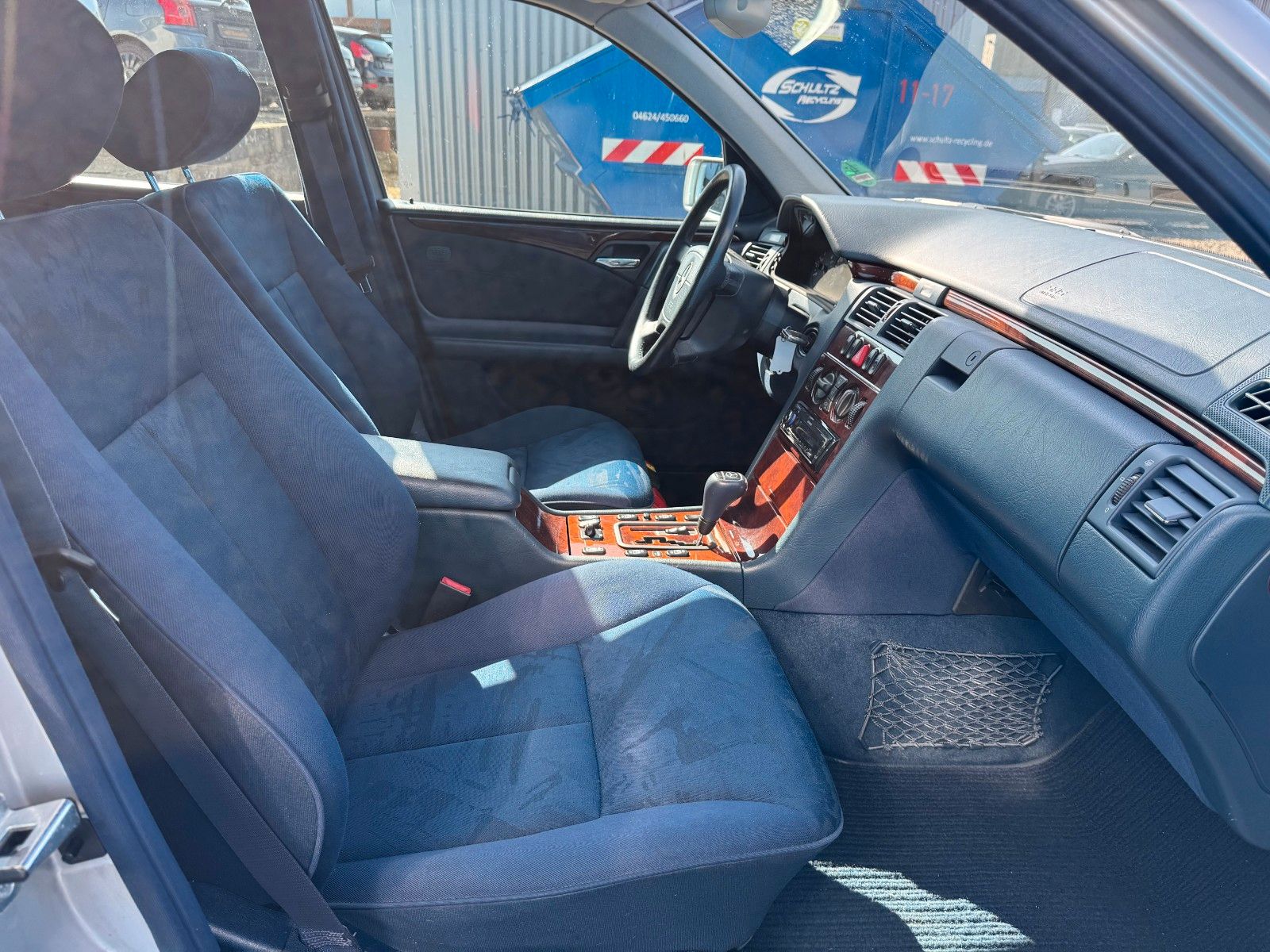 Fahrzeugabbildung Mercedes-Benz E 280*Automatik**Xenon*PDC*Klima*