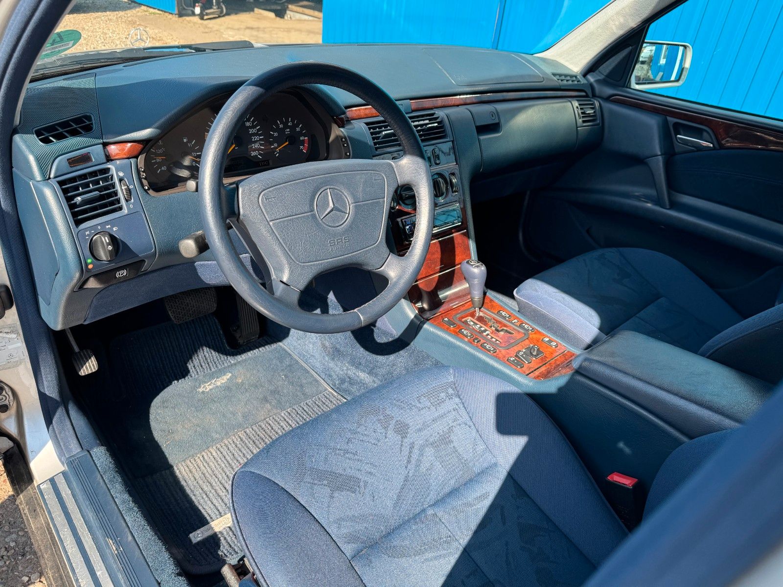 Fahrzeugabbildung Mercedes-Benz E 280*Automatik**Xenon*PDC*Klima*