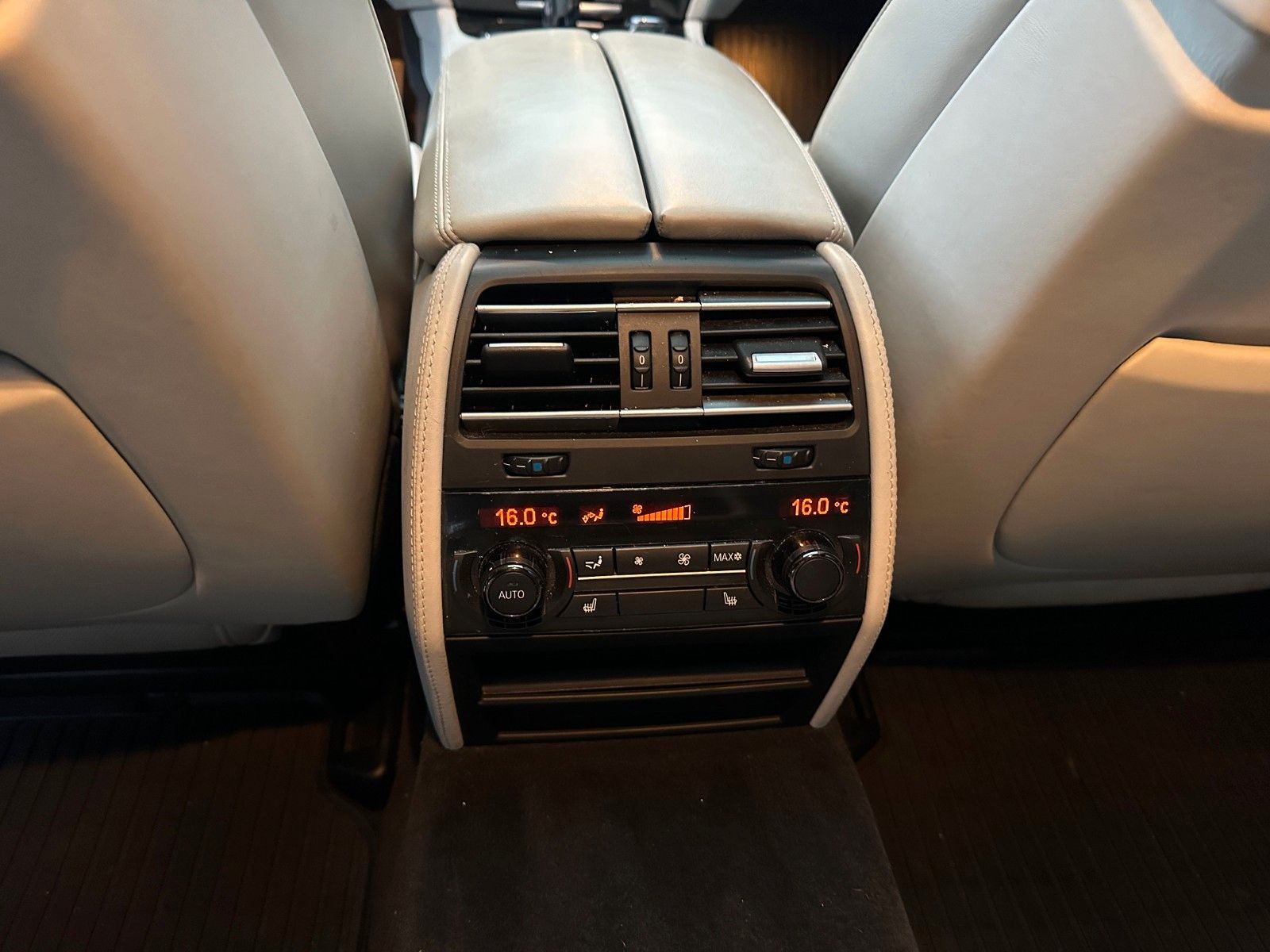 Fahrzeugabbildung BMW 740d xDrive**Head-Up*Leder*BI-Xenon*Navi**