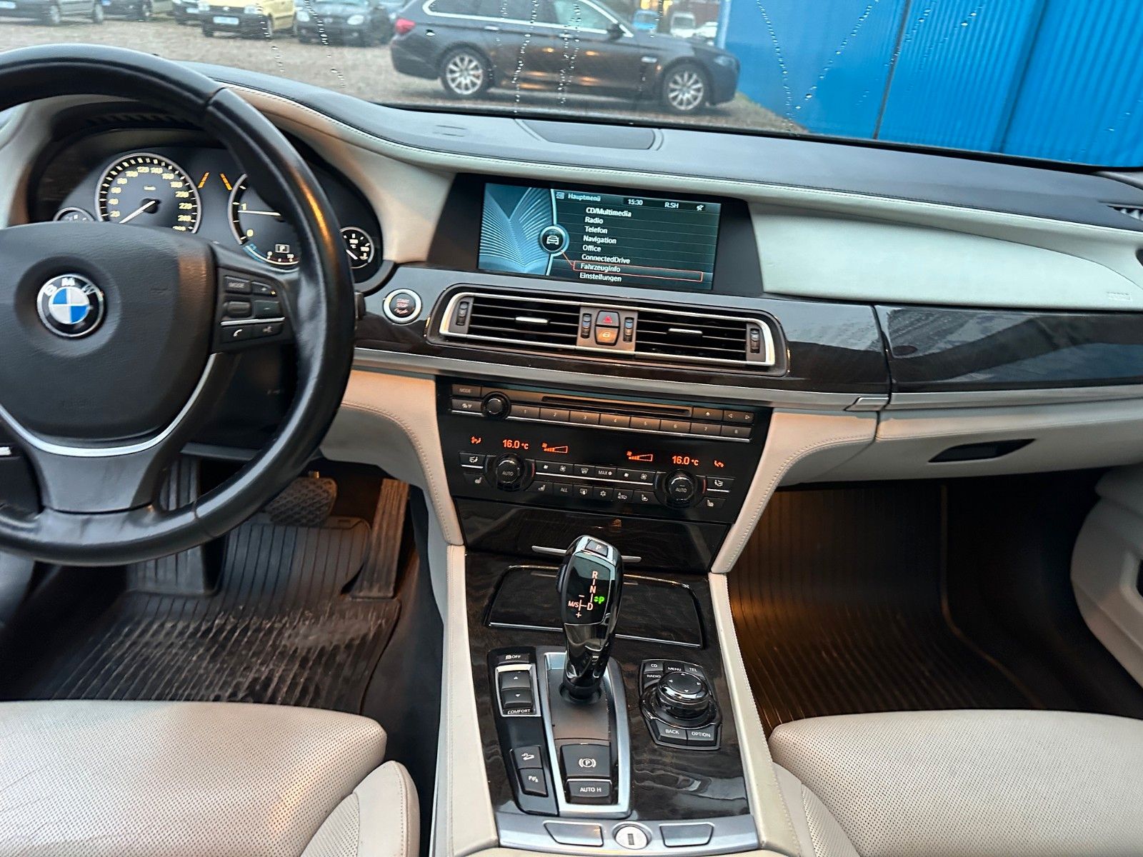 Fahrzeugabbildung BMW 740d xDrive**Head-Up*Leder*BI-Xenon*Navi**