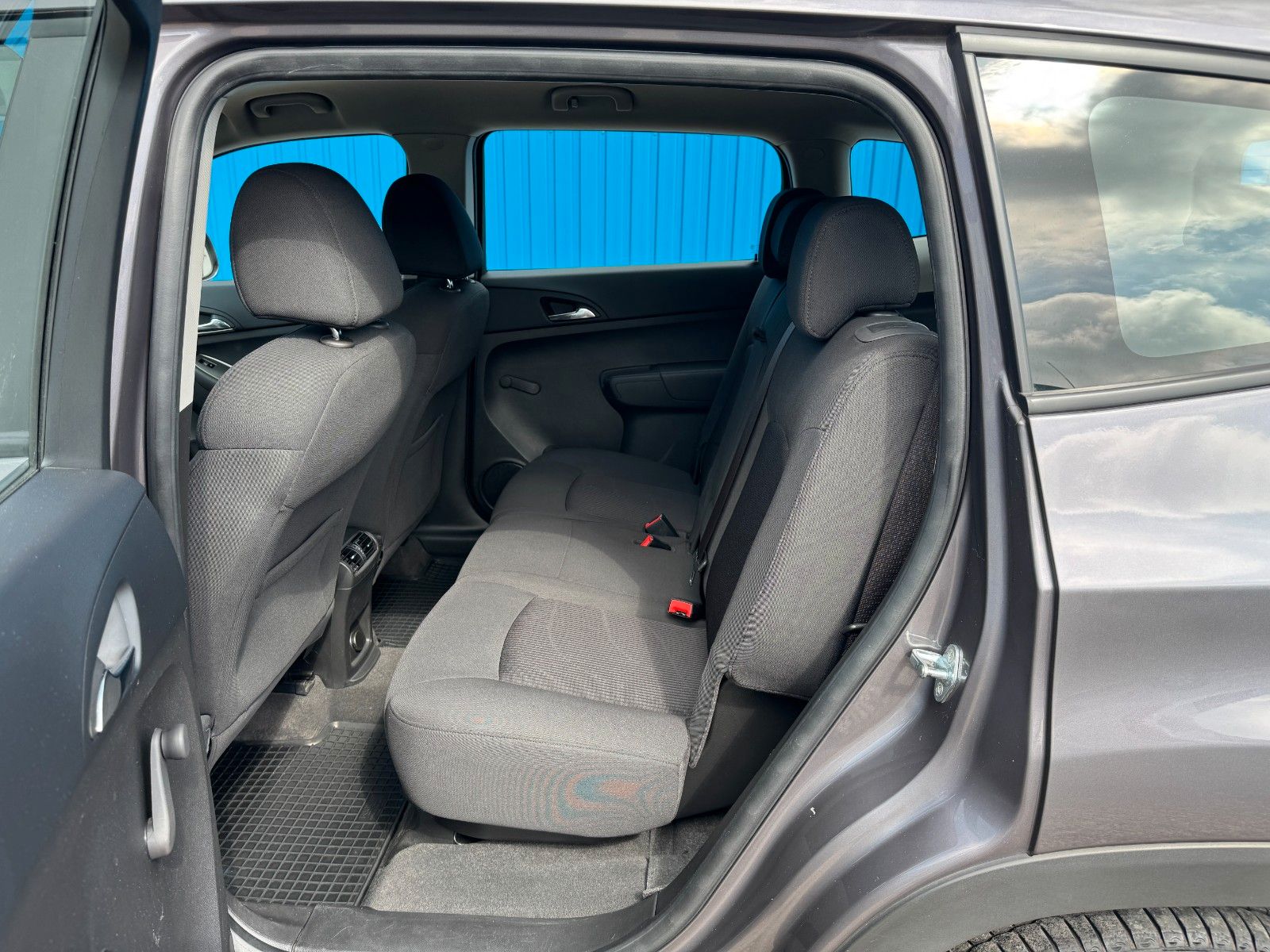 Fahrzeugabbildung Chevrolet Orlando LS**7. Sitzer**AHK**94 TKM**