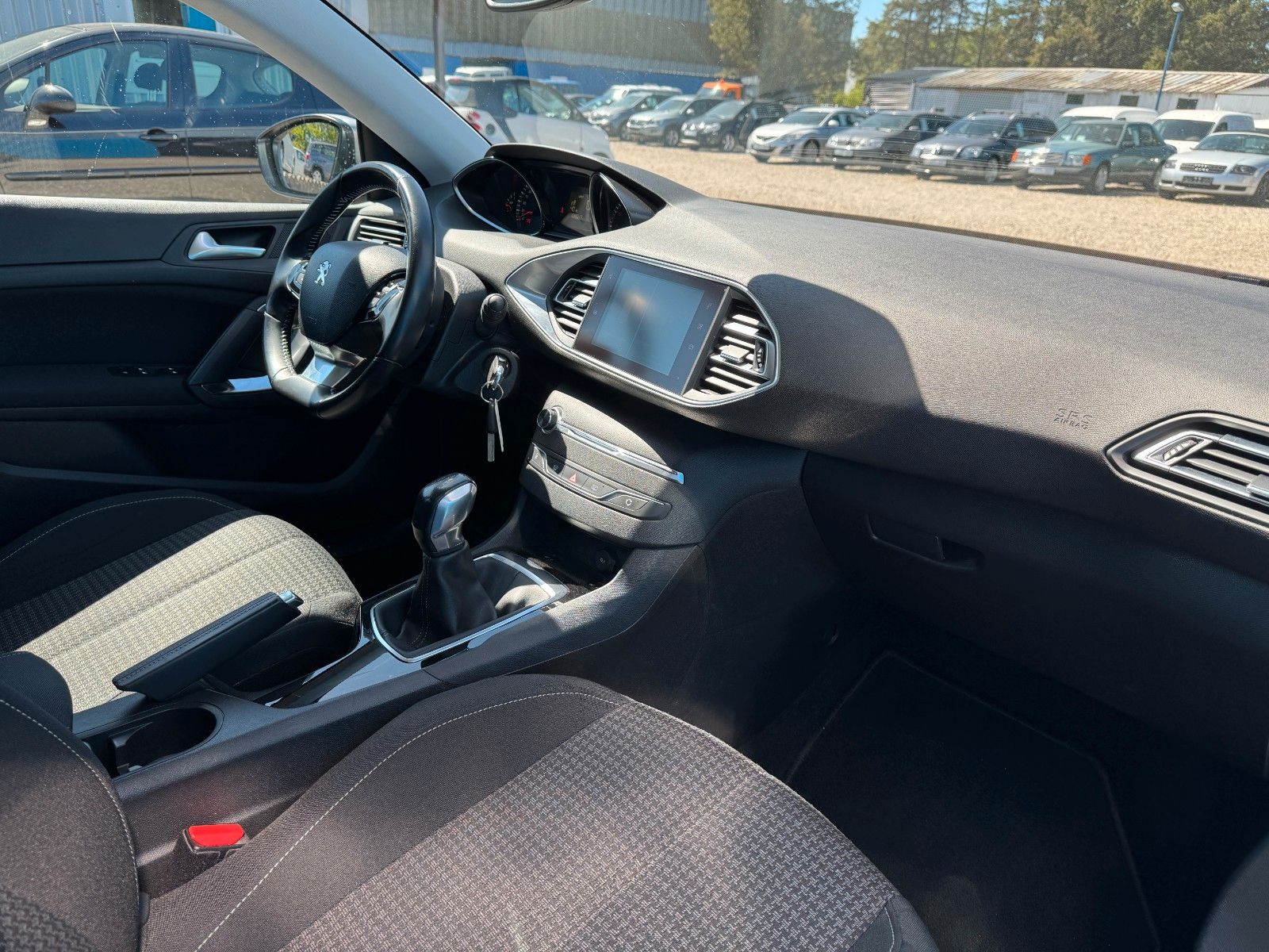 Fahrzeugabbildung Peugeot 308 SW**Active**Tempo**8 fach**PDC**