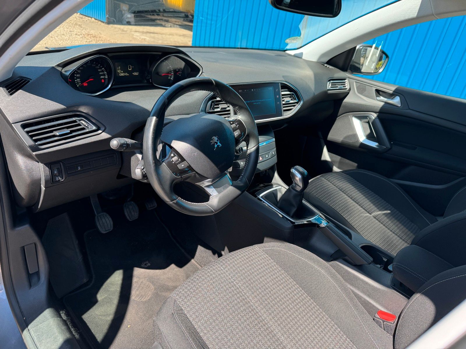 Fahrzeugabbildung Peugeot 308 SW**Active**Tempo**8 fach**PDC**