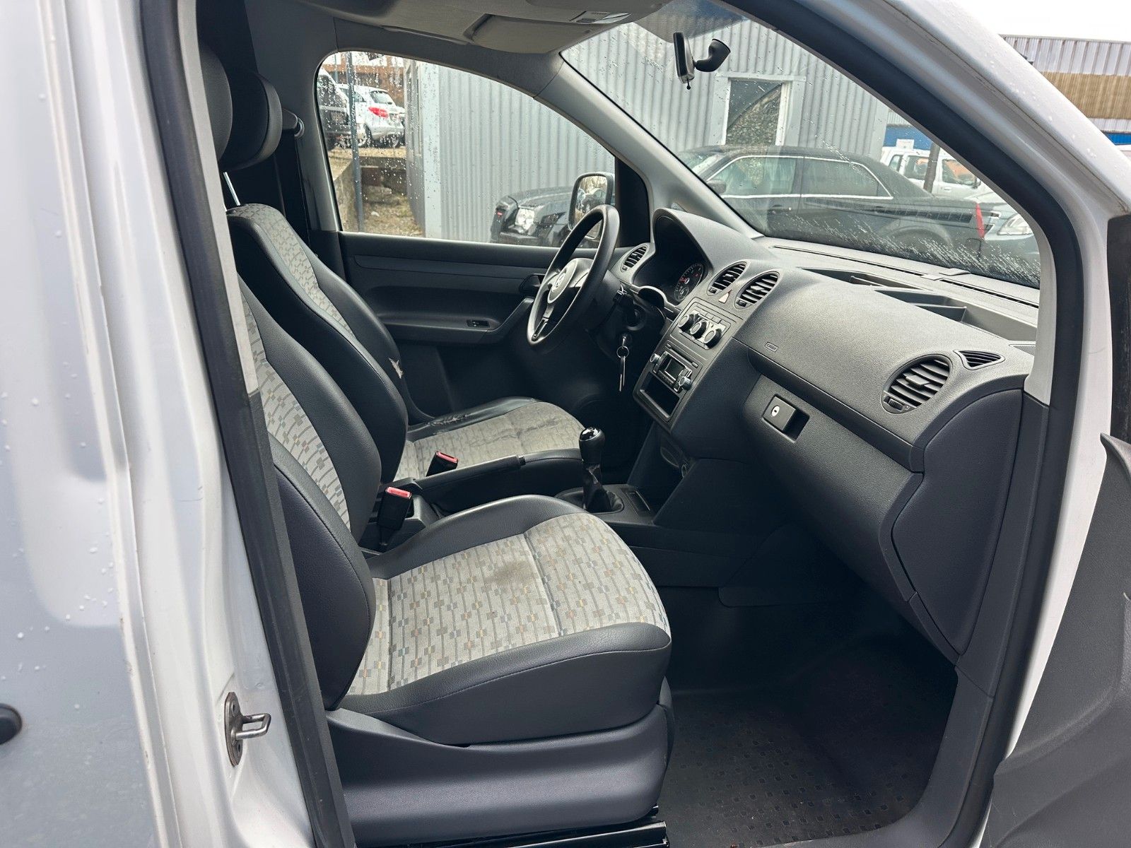 Fahrzeugabbildung Volkswagen Caddy Kasten **Maxi**KLIMA**HU&AU NEU**