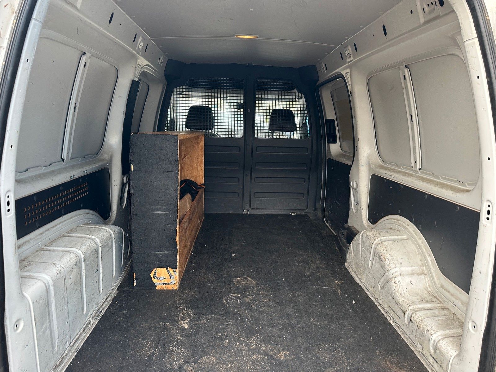 Fahrzeugabbildung Volkswagen Caddy Kasten **Maxi**KLIMA**HU&AU NEU**