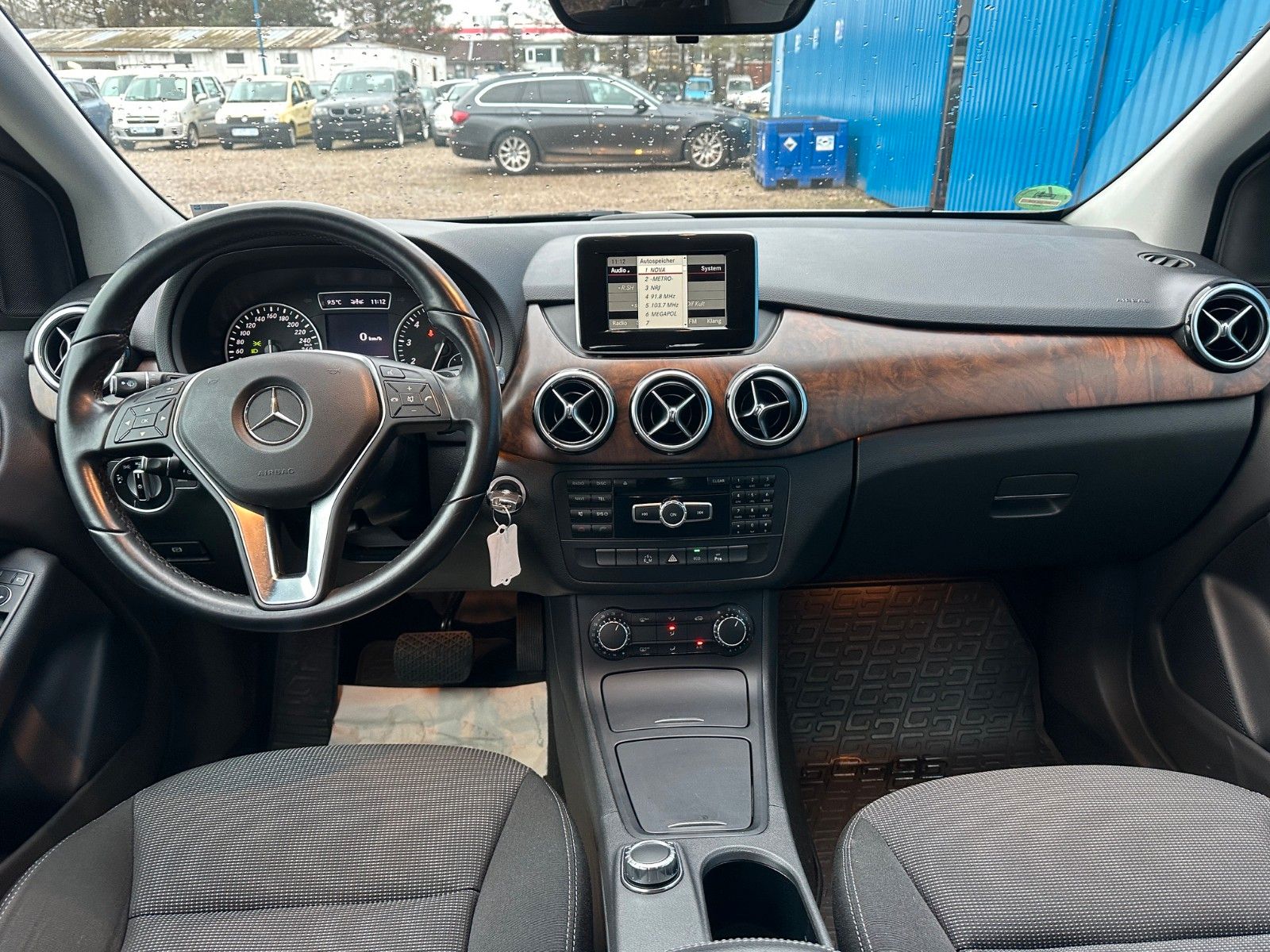 Fahrzeugabbildung Mercedes-Benz B 180**Sports Tourer**Automatik**AHK**Temp**