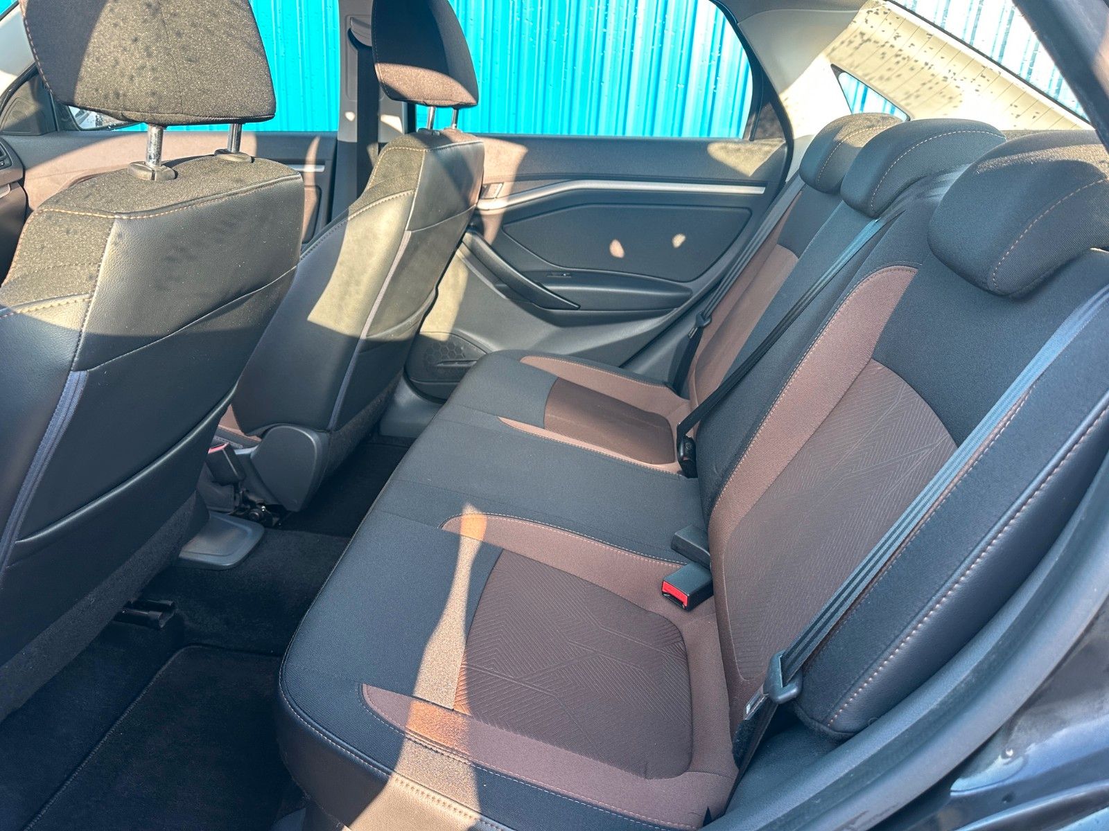 Fahrzeugabbildung Lada Vesta**Automatik**SHZ**Klima**PDC**Allwetter**