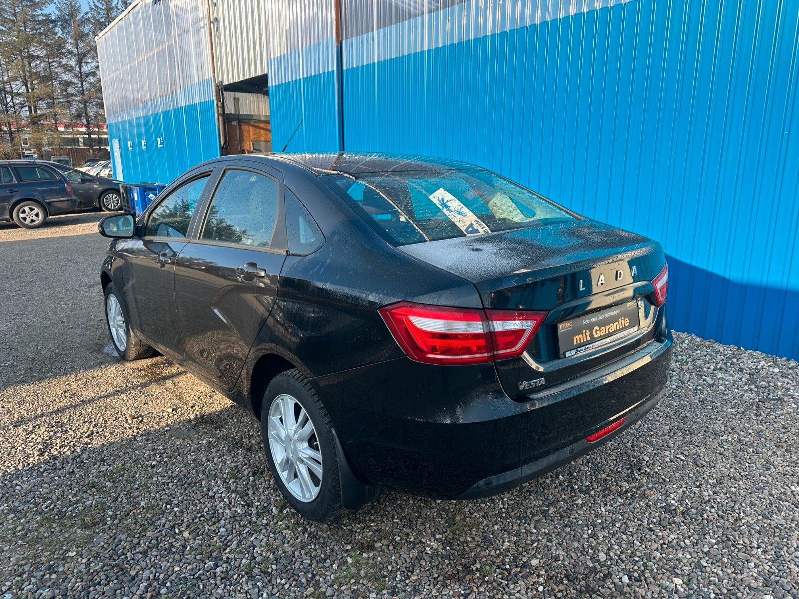 Fahrzeugabbildung Lada Vesta**Automatik**SHZ**Klima**PDC**Allwetter**