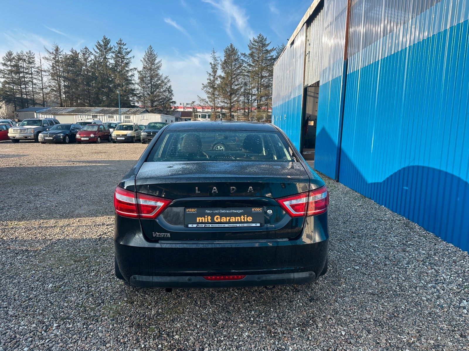 Fahrzeugabbildung Lada Vesta**Automatik**SHZ**Klima**PDC**Allwetter**