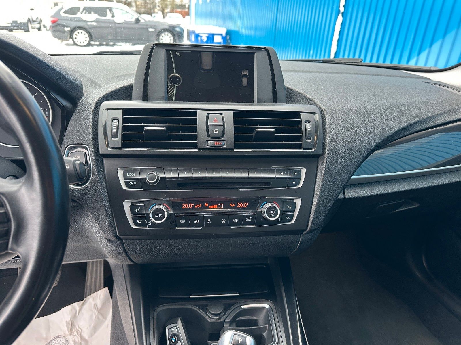 Fahrzeugabbildung BMW 118d Limousine**2.HAND*Automatik*XENON**