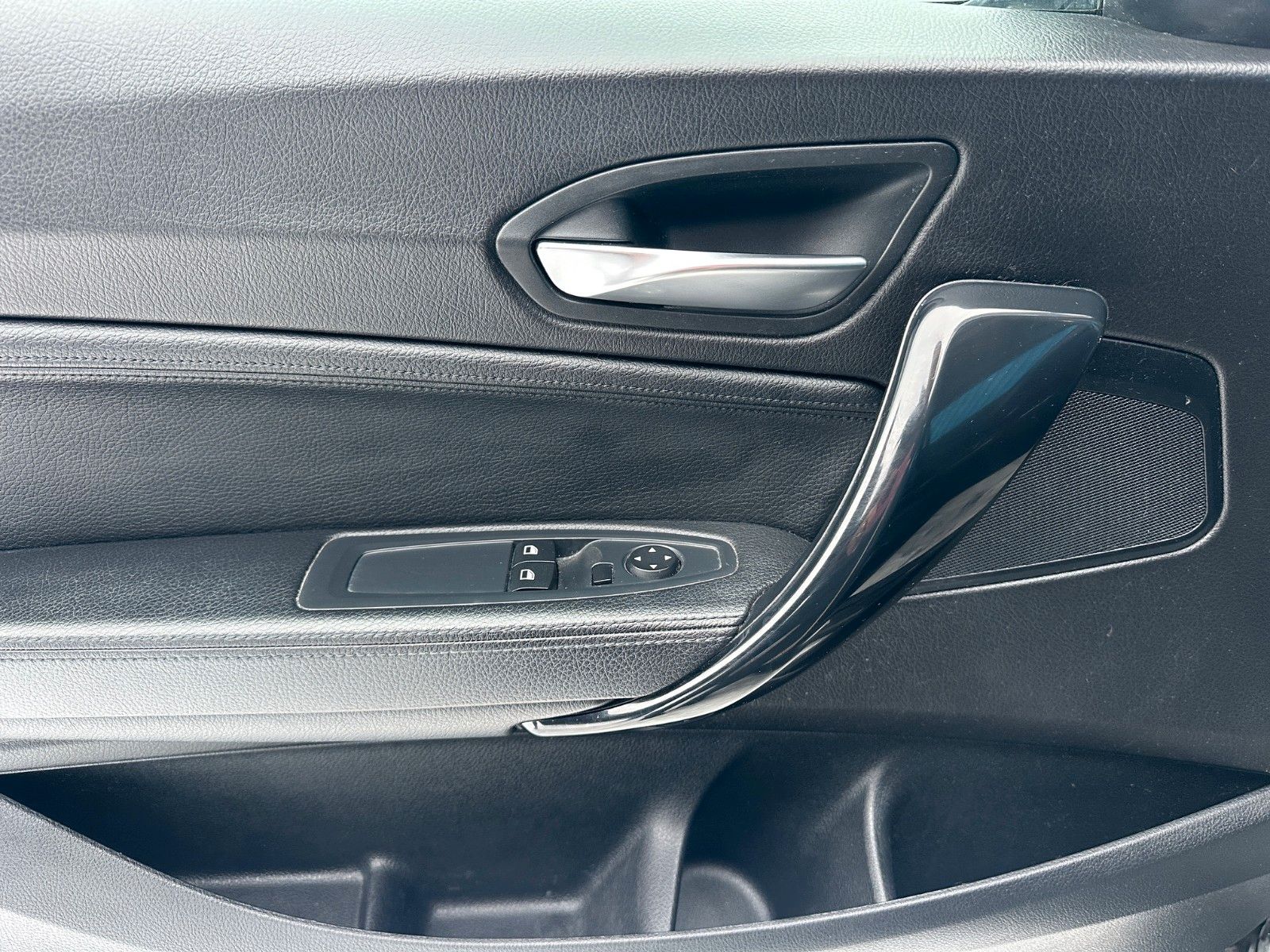 Fahrzeugabbildung BMW 118d Limousine**2.HAND*Automatik*XENON**