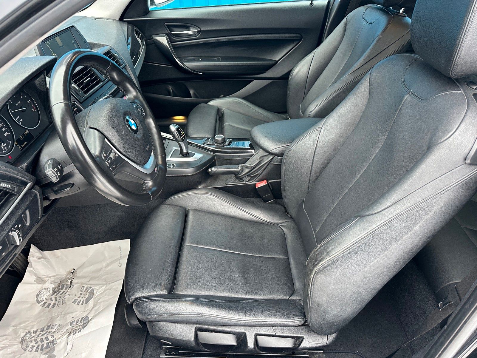 Fahrzeugabbildung BMW 118d Limousine**2.HAND*Automatik*XENON**