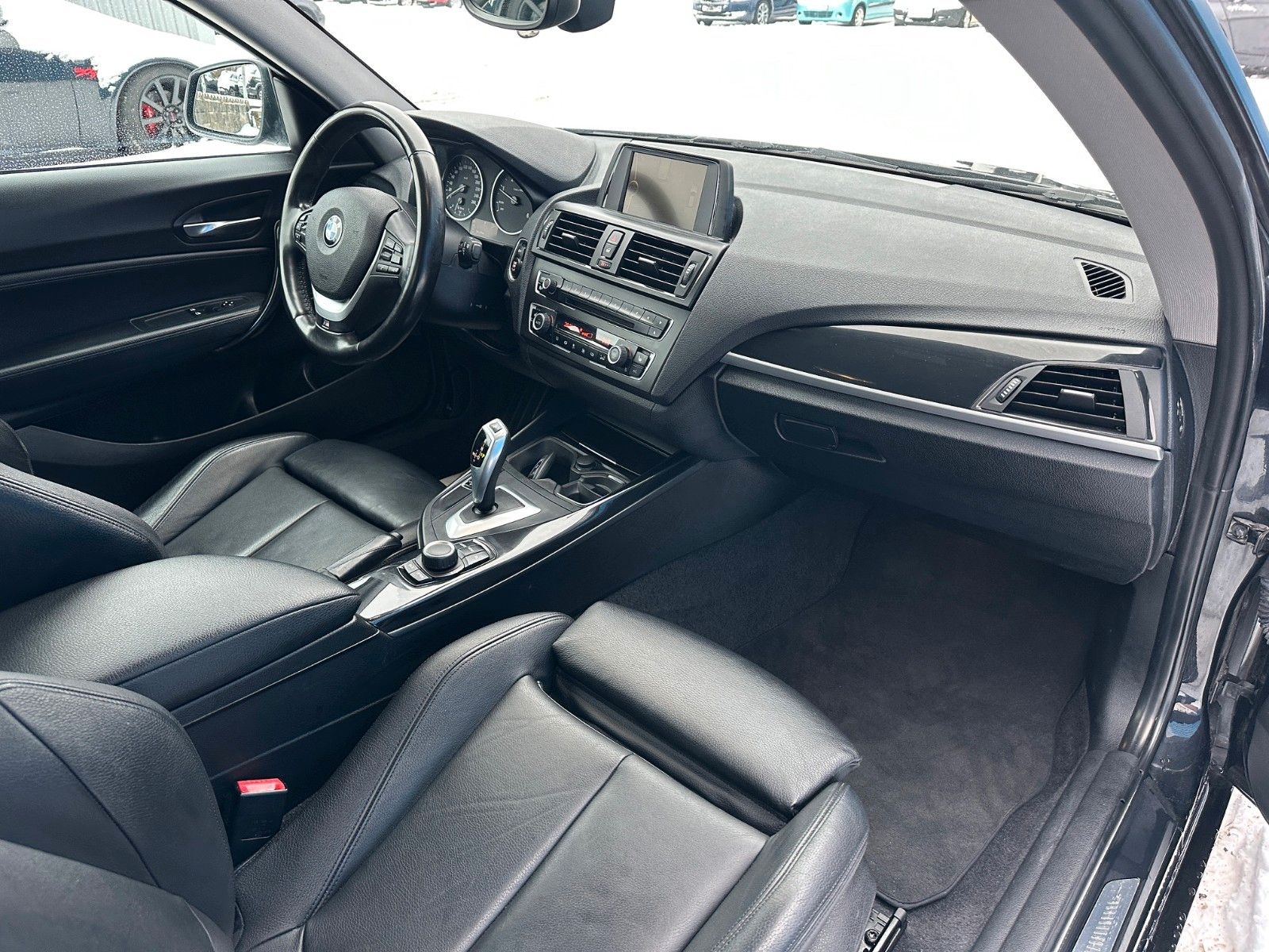 Fahrzeugabbildung BMW 118d Limousine**2.HAND*Automatik*XENON**