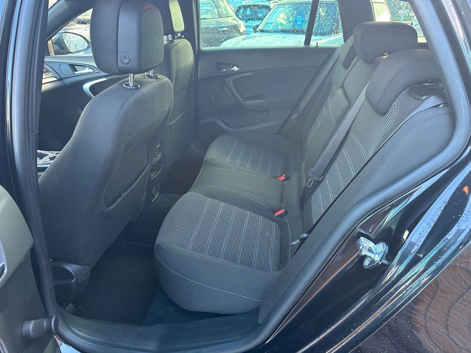 Fahrzeugabbildung Opel Insignia A Sports Tourer Edition*Navi*Xenon*