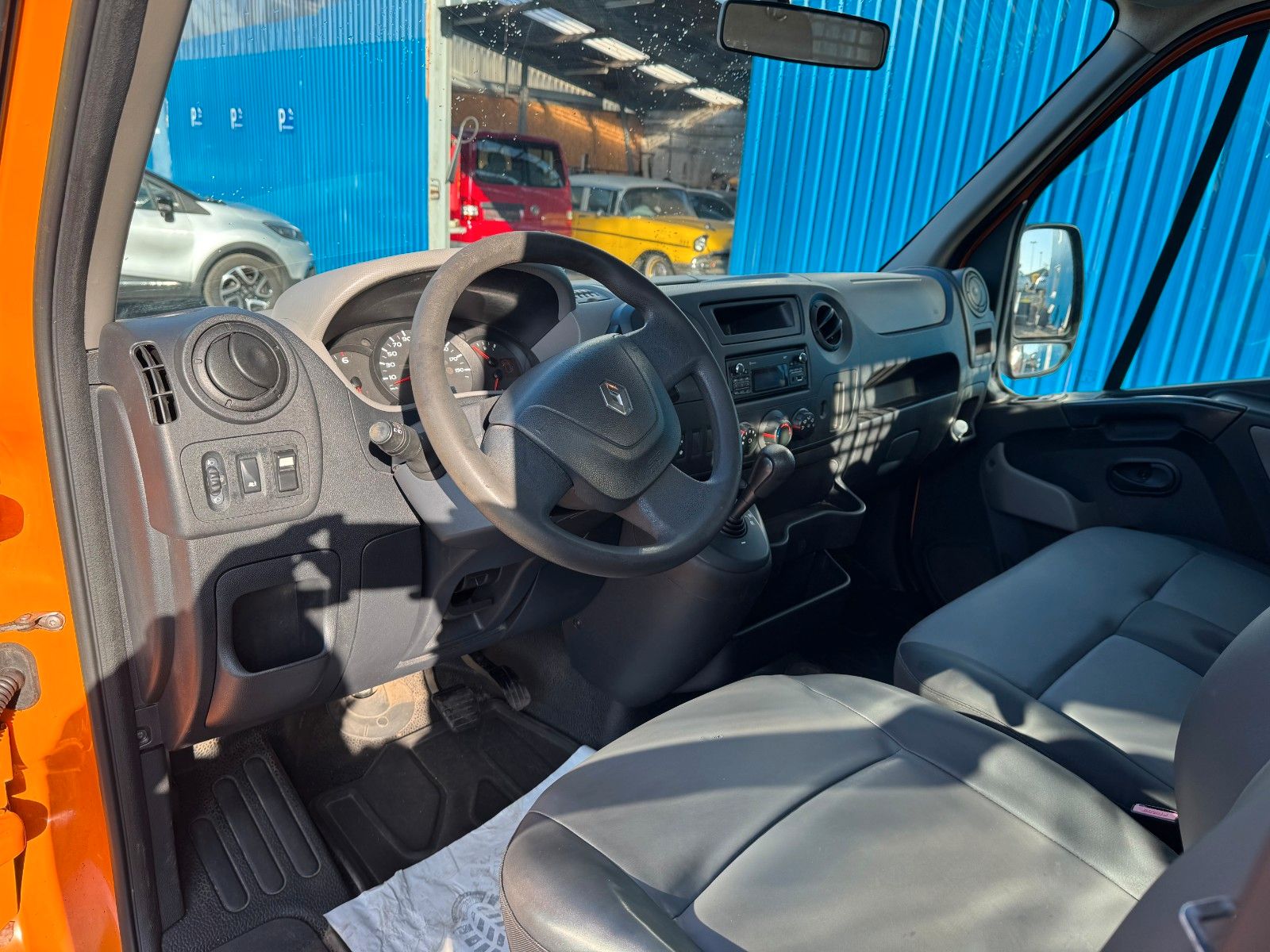 Fahrzeugabbildung Renault Master III Pritsche L2H1 3,5t**Automatik**