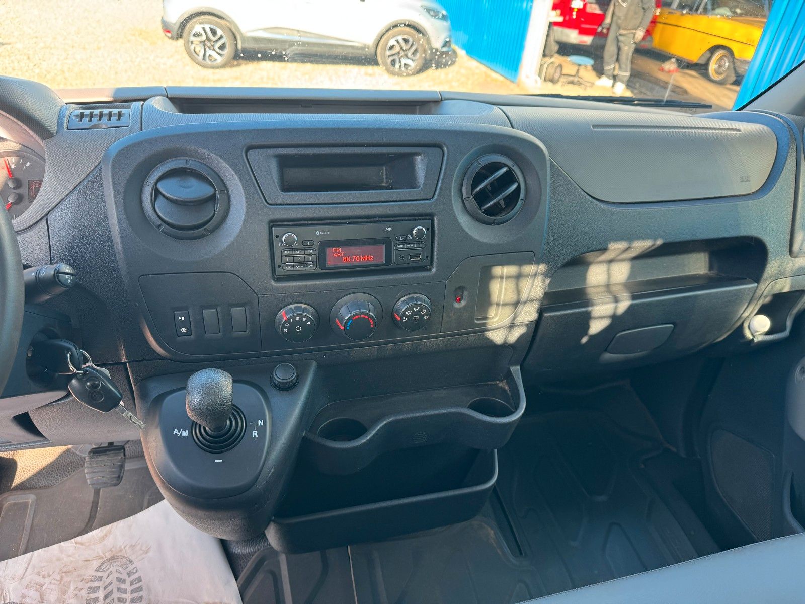 Fahrzeugabbildung Renault Master III Pritsche L2H1 3,5t**Automatik**