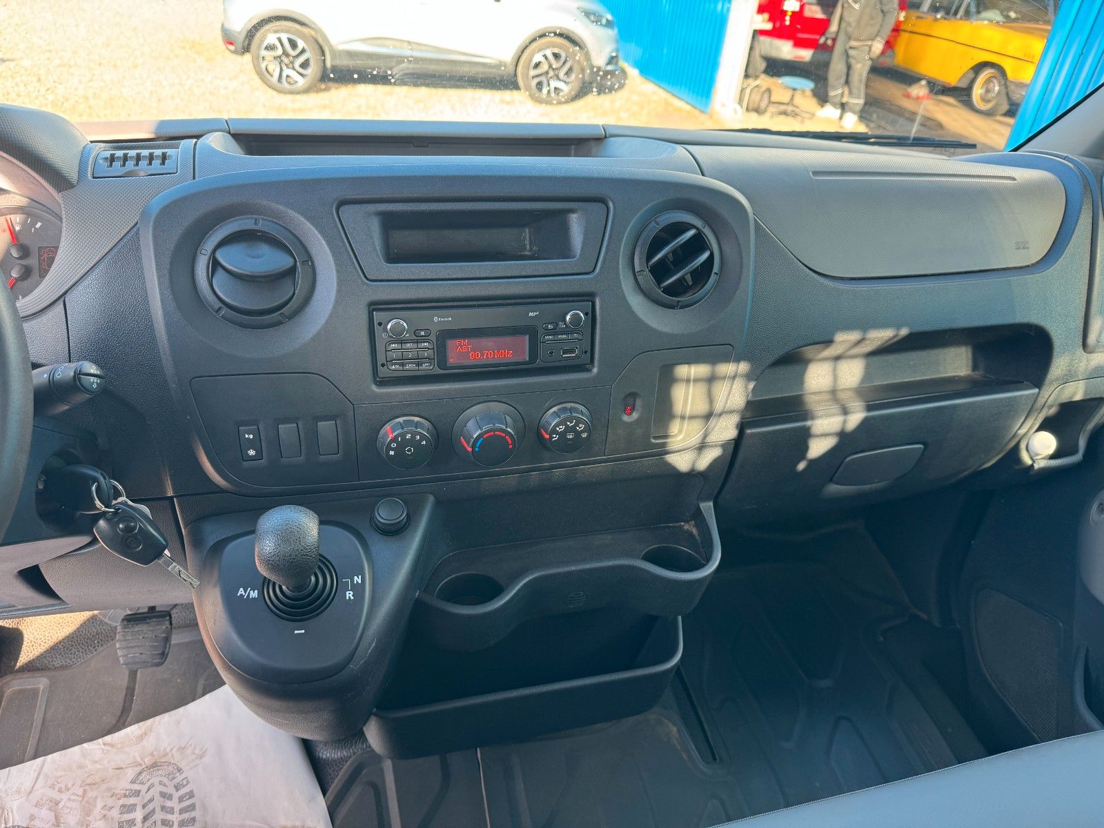 Fahrzeugabbildung Renault Master III Pritsche L2H1 3,5t**Automatik**