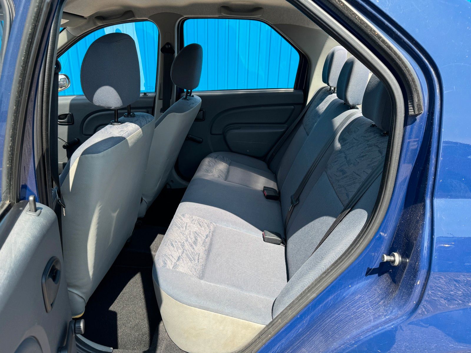 Fahrzeugabbildung Dacia Logan**Basis**AHK** HU&AU NEU**